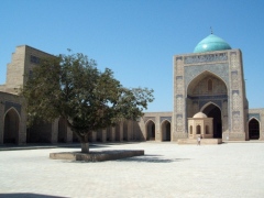 ウズベキスタン　カラーン・モスク　中庭